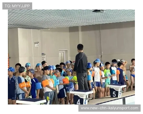 游泳馆开展青少年救生技能的社区普及与学校联动，游泳救生协会